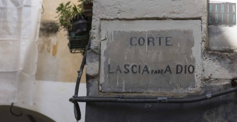 Da "Lascia fare a Dio" a "Jesse e Trase": all'origine dei nomi più particolari di Bari Vecchia